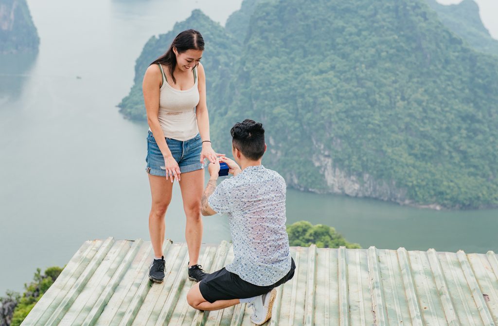 Proposal in Halong Bay